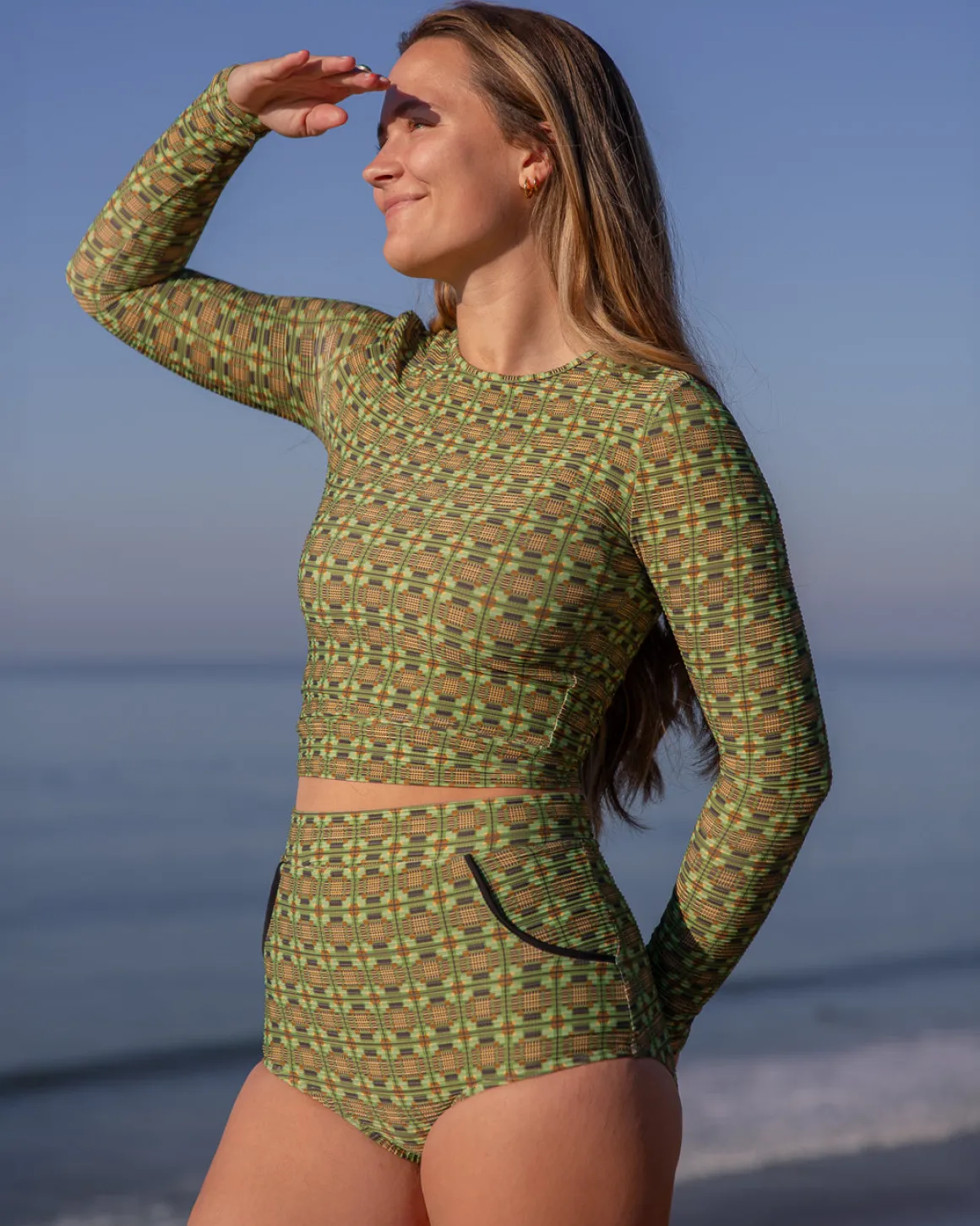 Palomar Crop Top Rashguard - Ecuador